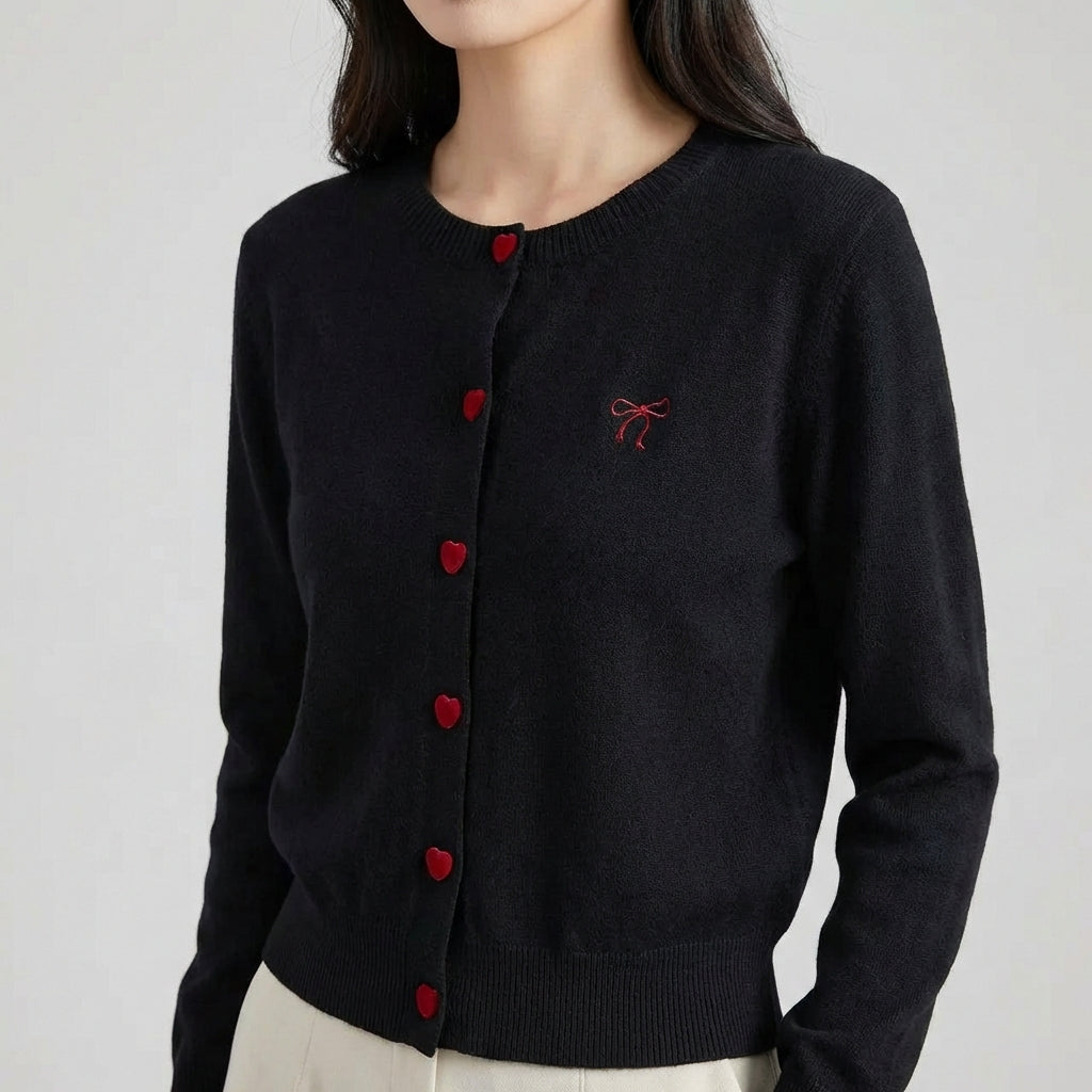 Damen Rundhals-Cardigan mit herzförmigen Knöpfen und Stickschleife
