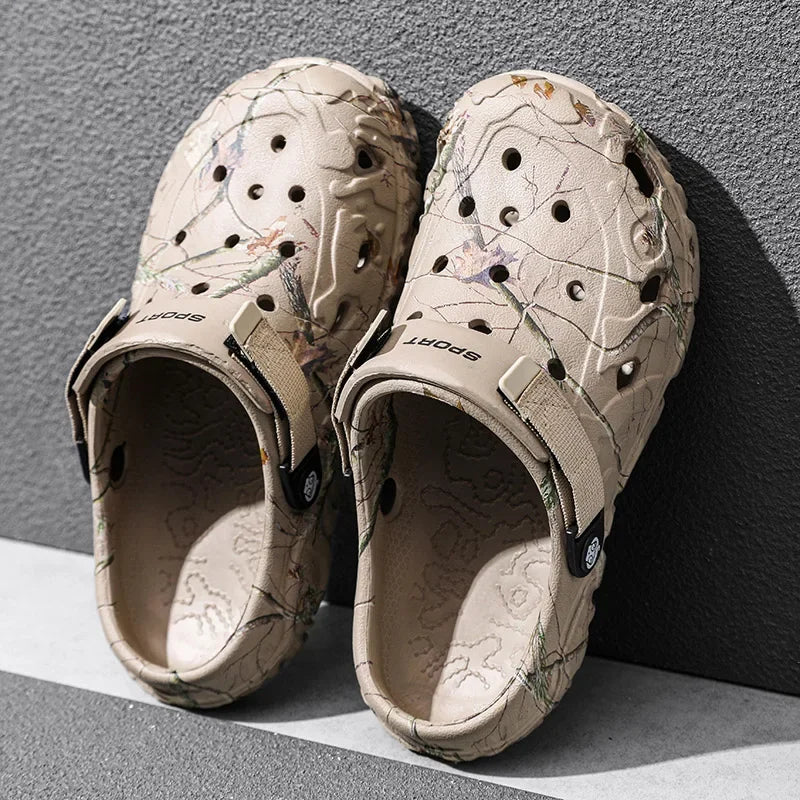 Herren-Clogs Camouflage leicht atmungsaktiv mit verstellbarem Fersengurt