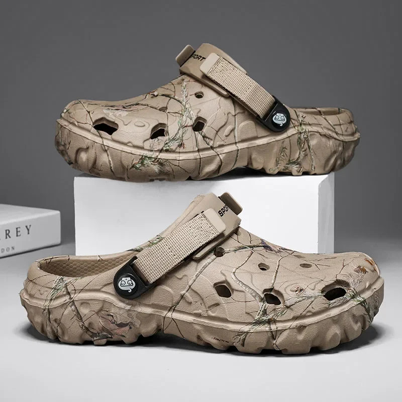 Herren-Clogs Camouflage leicht atmungsaktiv mit verstellbarem Fersengurt