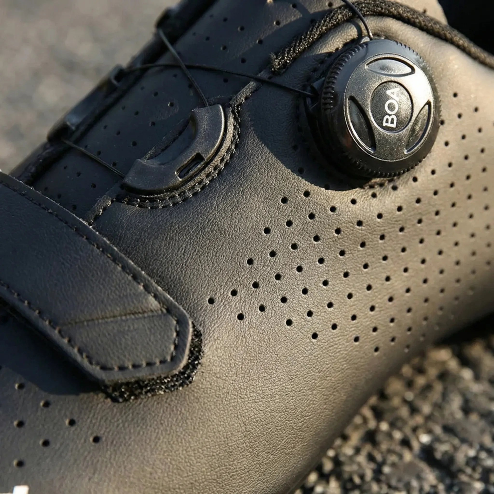 Flatpedal-Radschuh mit griffiger Gummisohle und Drehreglerverschluss