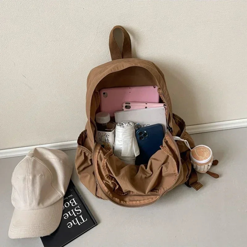 Großvolumiger Nylon-Rucksack leicht mit Plissiér-Silhouette