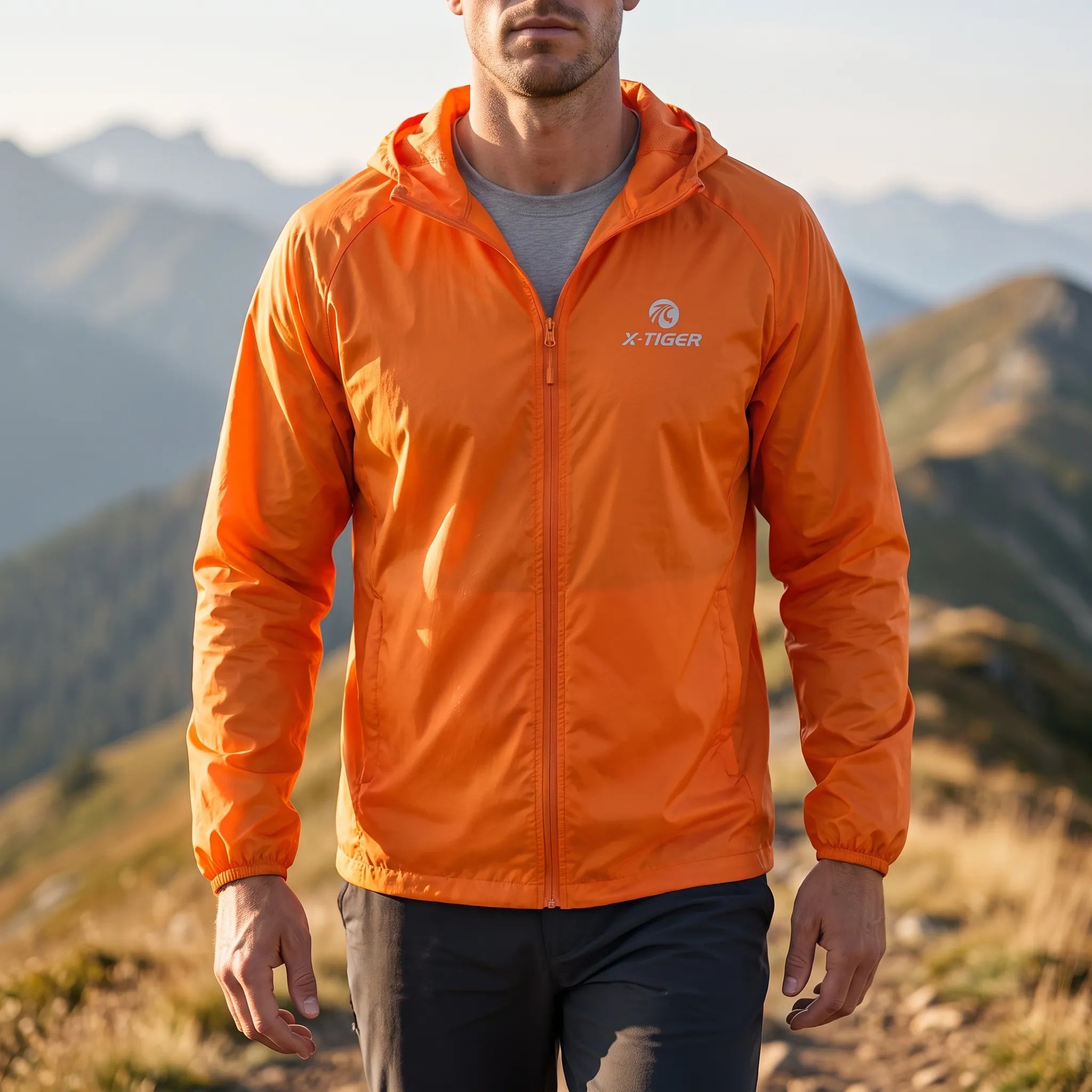 Leichte packbare Windjacke mit Kapuze wasserabweisend 118g Radfahren