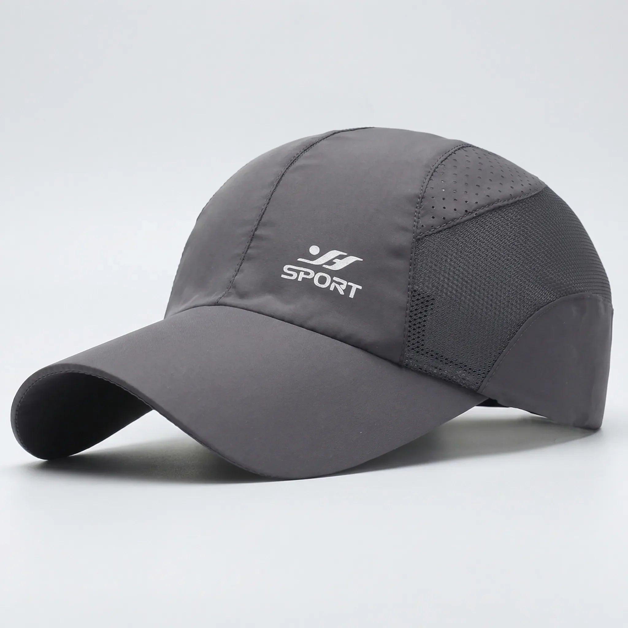 Leichte UV-Baseballkappe mit atmungsaktivem Mesh und breitem Schirm für Outdoor-Aktivitäten