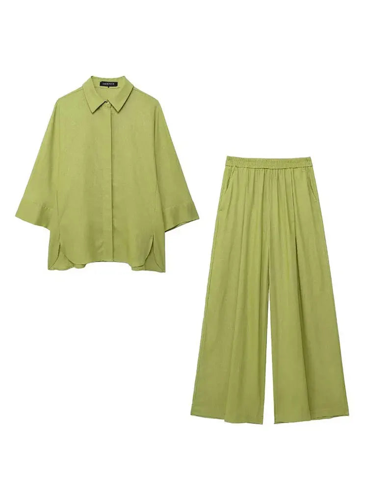 Damen Set mit weiter Hose und Bluse in Salbeigrün, entspannte Passform