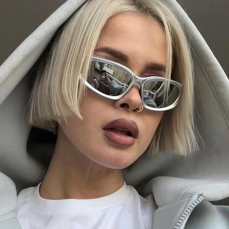 Wickelsonnenbrille UV400 mit Y2K Retro-Design und breiten ovalen Gläsern