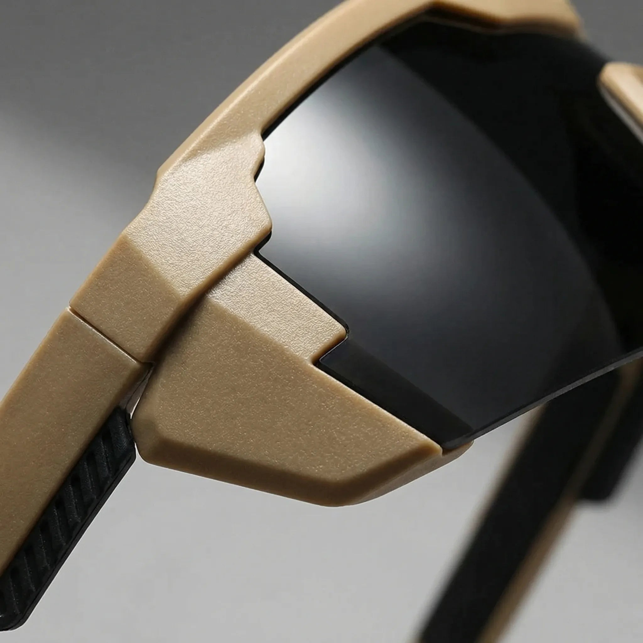 Sportsonnenbrille mit umschließender Schutzlinse für Radfahren und Outdoor