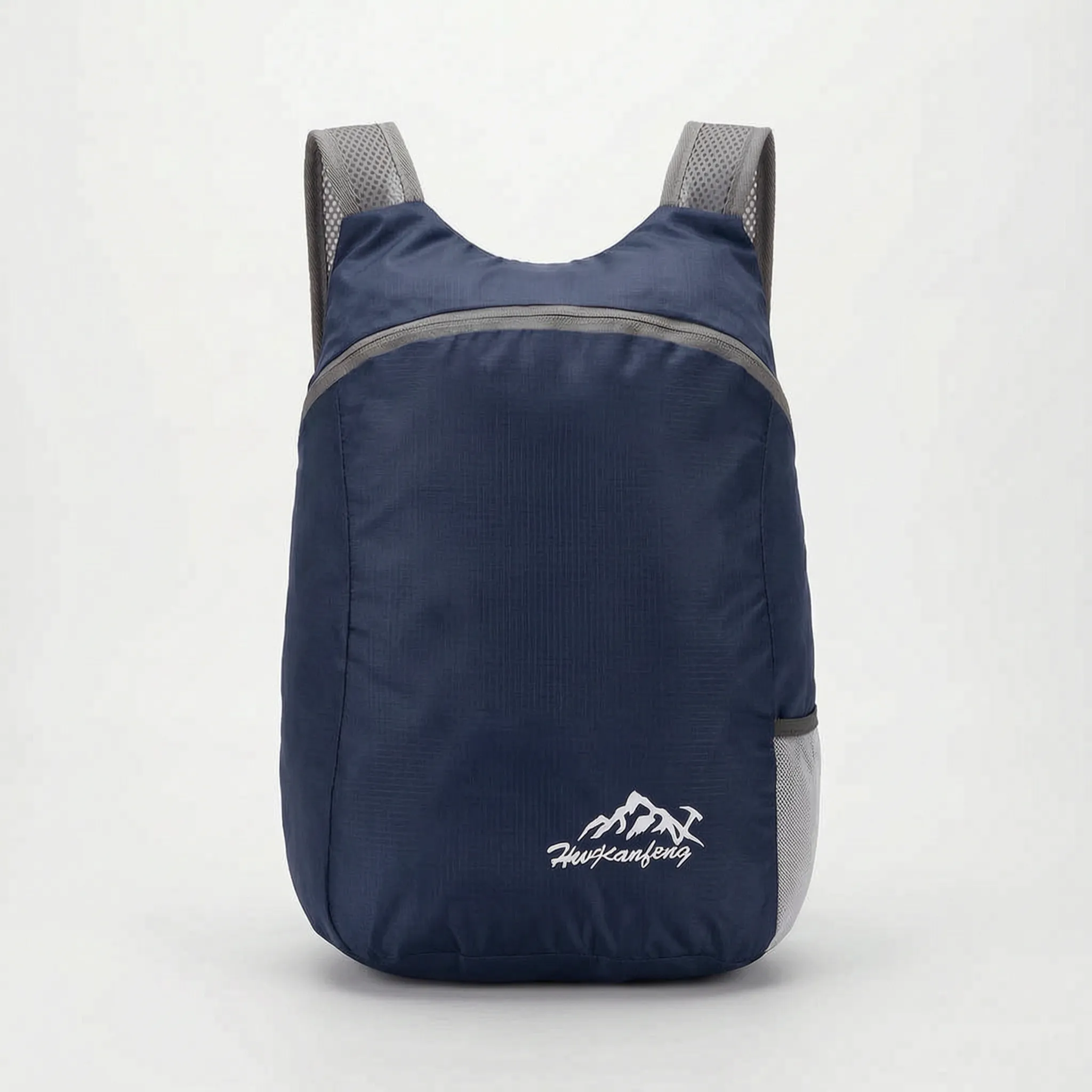 Ultraleichter faltbarer Tagesrucksack mit wasserabweisender Außenseite und atmungsaktiven Mesh-Gurten