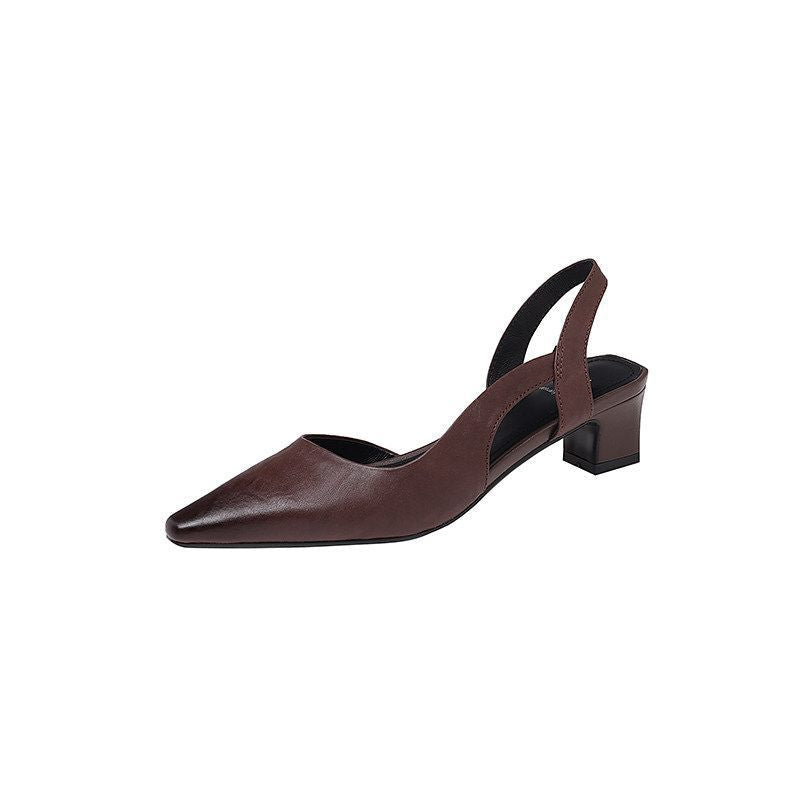 Sandalen – spitze Vorderkappe, dicker Absatz, minimalistisch