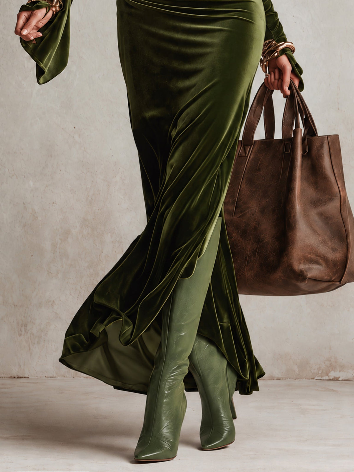 Olivgrünes Samt Asymmetrisches Off-Shoulder Rollkragen Gerafftes Maxikleid