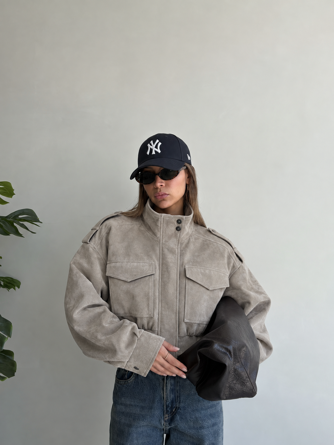 Wildleder Cropped Bomberjacke in Grau