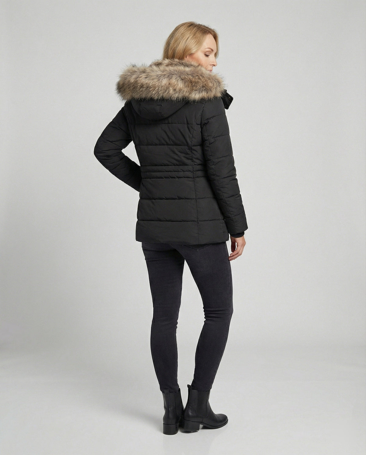 Warme wasserdichte Winterjacke mit Innenfutter und Kapuze