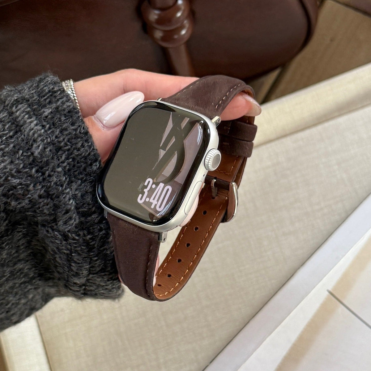 Armband aus Spaltleder für Apple Watch, glatte Oberfläche, Dornschließe, Modell Mathilda