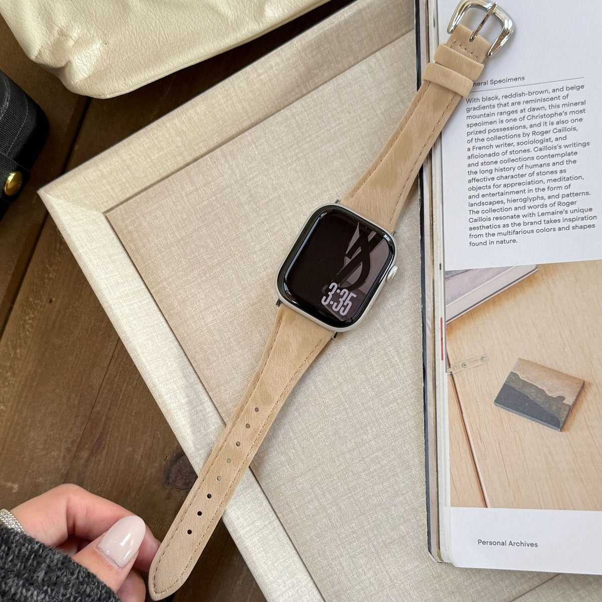 Armband aus Spaltleder für Apple Watch, glatte Oberfläche, Dornschließe, Modell Mathilda