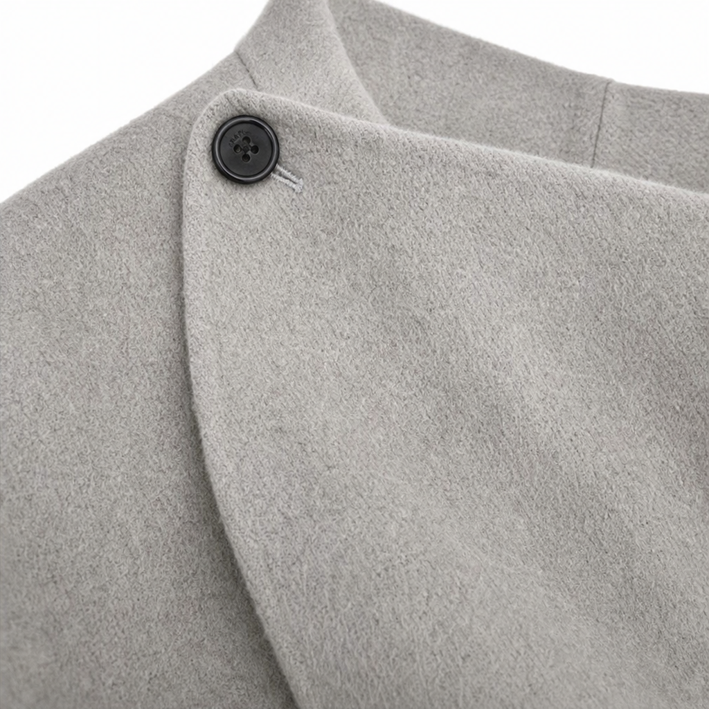 Asymmetrische Wickelcape-Jacke mit Knopfverschluss