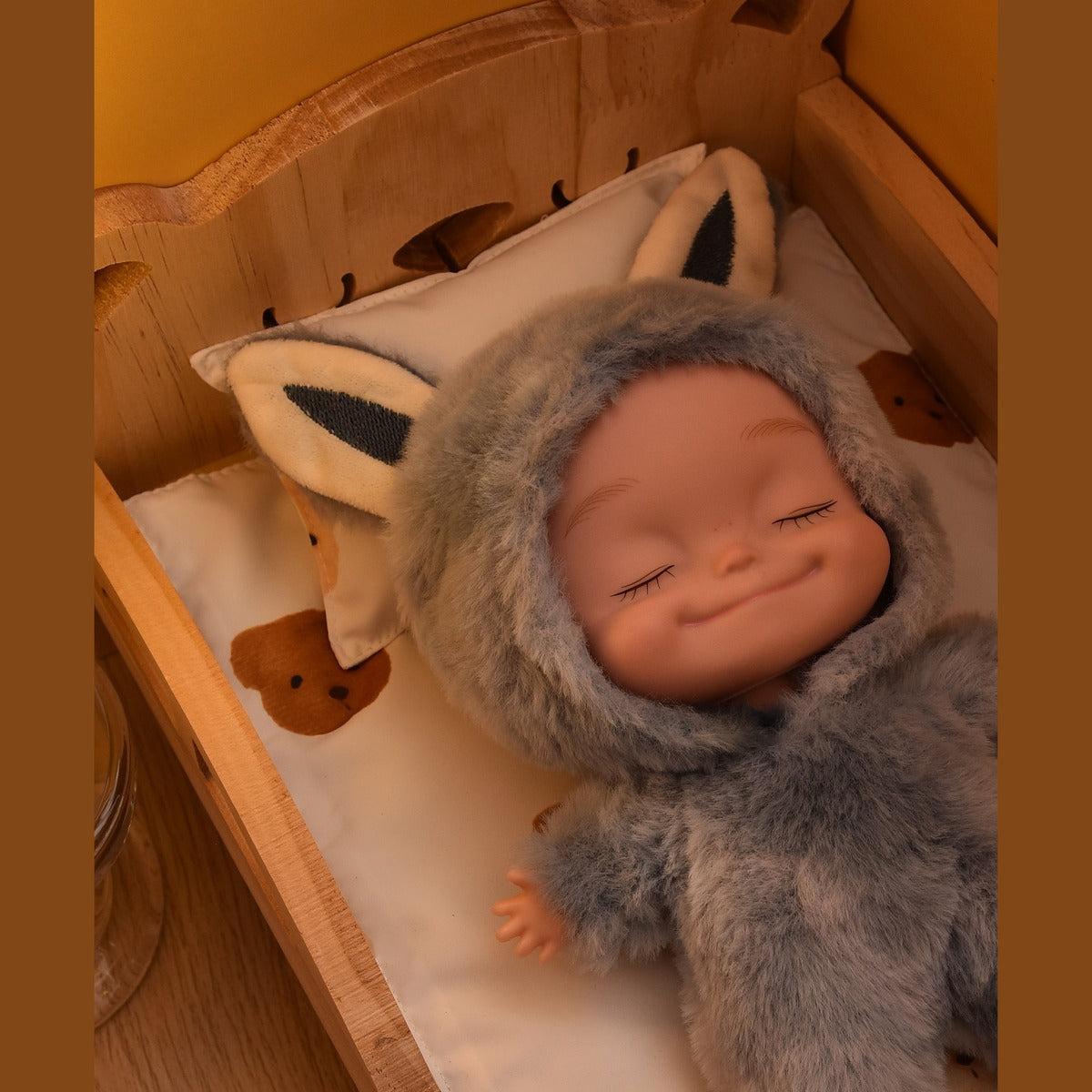 10,6 Zoll Plüsch Tier-Onesie Babypuppe mit geschlossenen Augen, beweglich