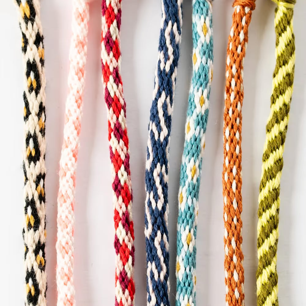 Armband-Set – Erstellen Sie Ihre eigenen geflochtenen Freundschaftsarmbänder