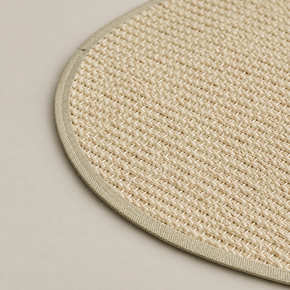 Nordspur | Scratchly Wandmontiertes Sisal-Kratzbrett mit Spielzeug
