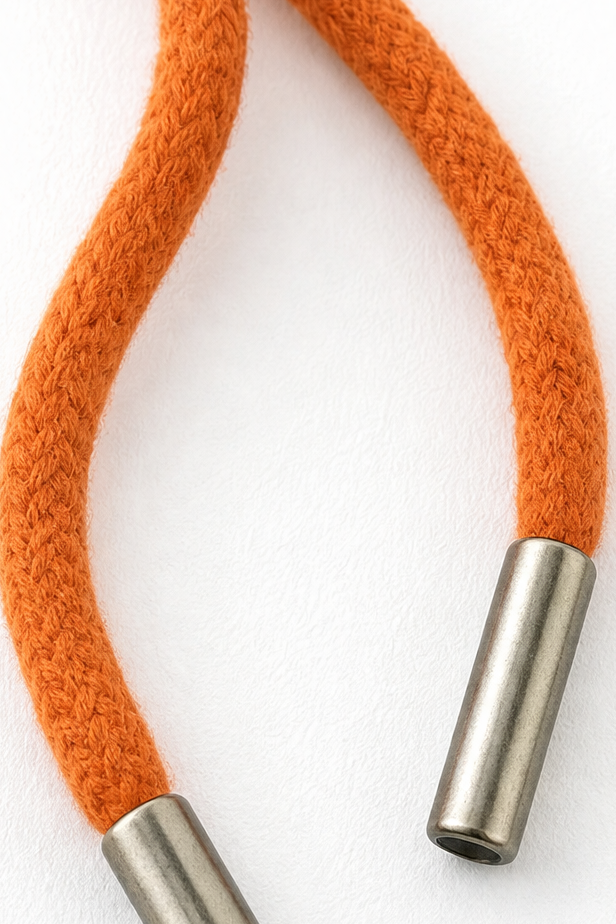 Strickpullover mit Kapuze und Kordelzug