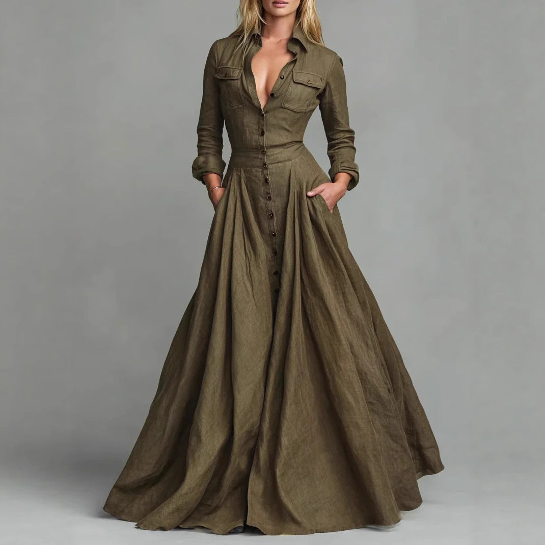 Hochgeschnittenes Langarm-Maxikleid mit Kragen und Knopfleiste
