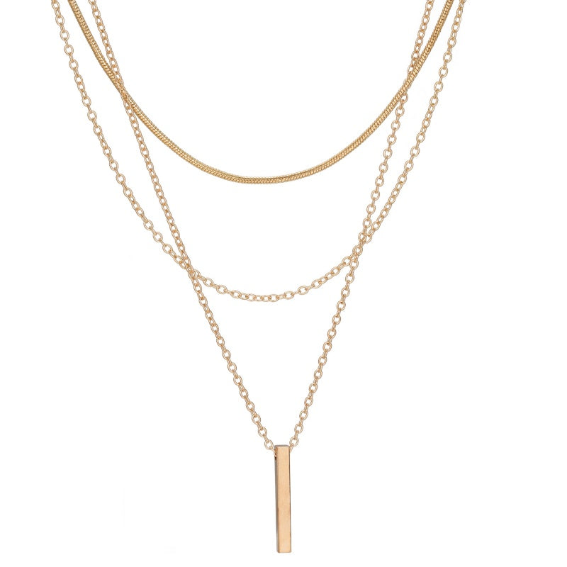 Elegante mehrschichtige Halskette mit zartem Anhänger