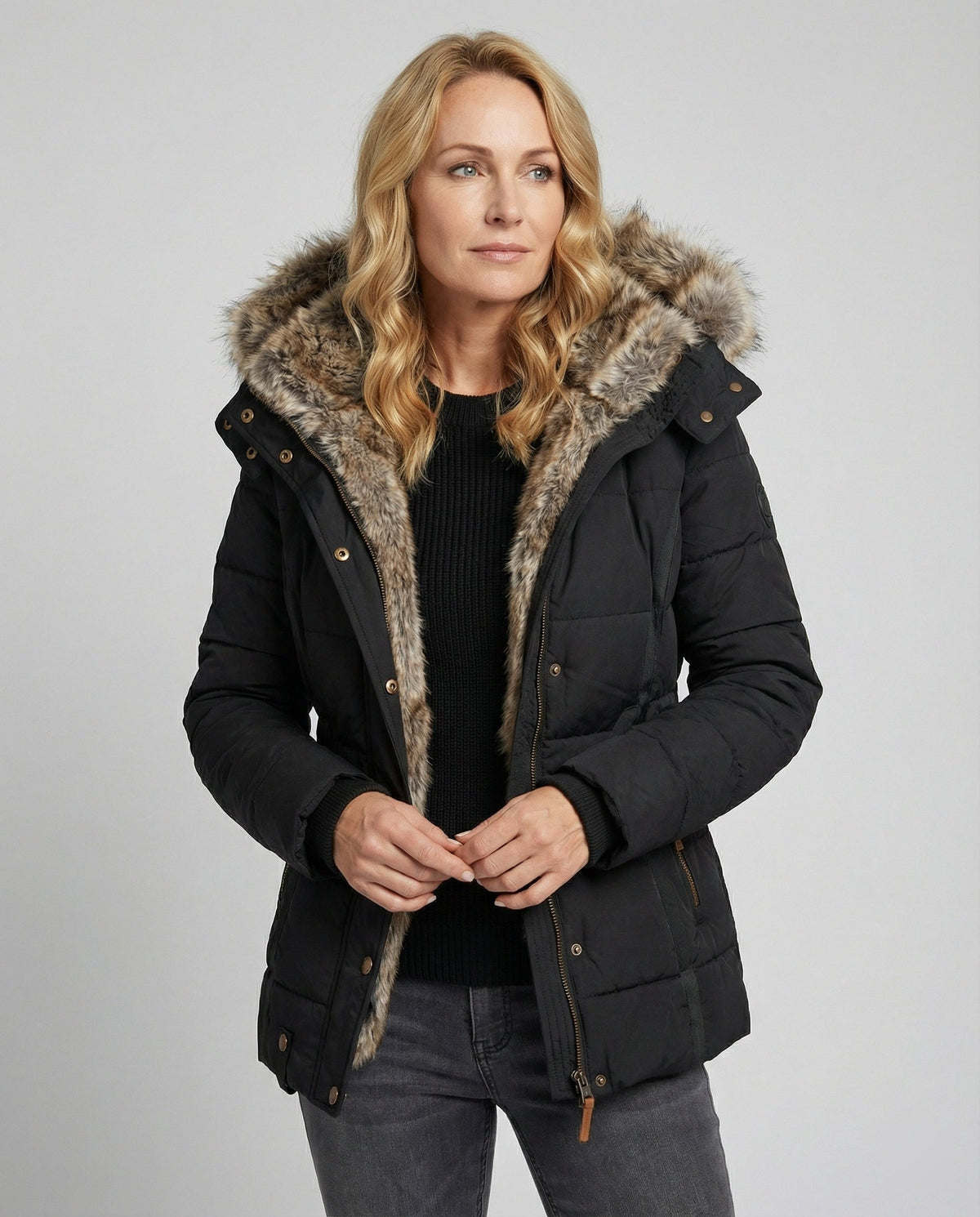Warme wasserdichte Winterjacke mit Innenfutter und Kapuze